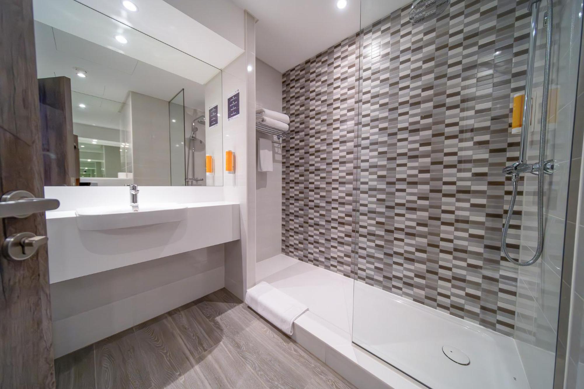 Отель Premier Barsha Heights